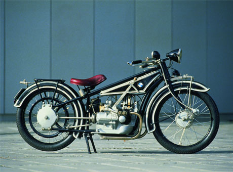 bmw_r32